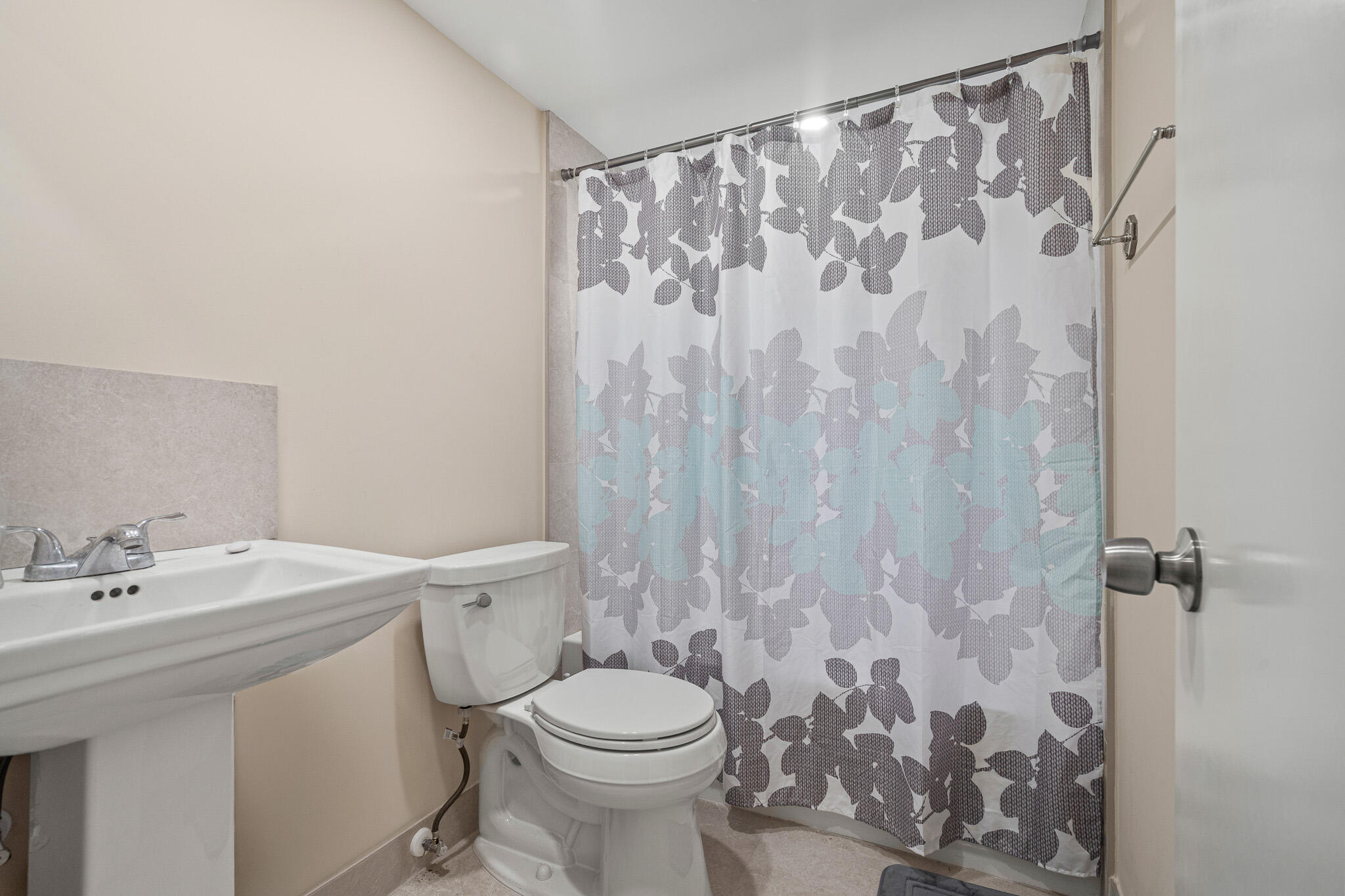 FARNHAM G CONDO - Residential