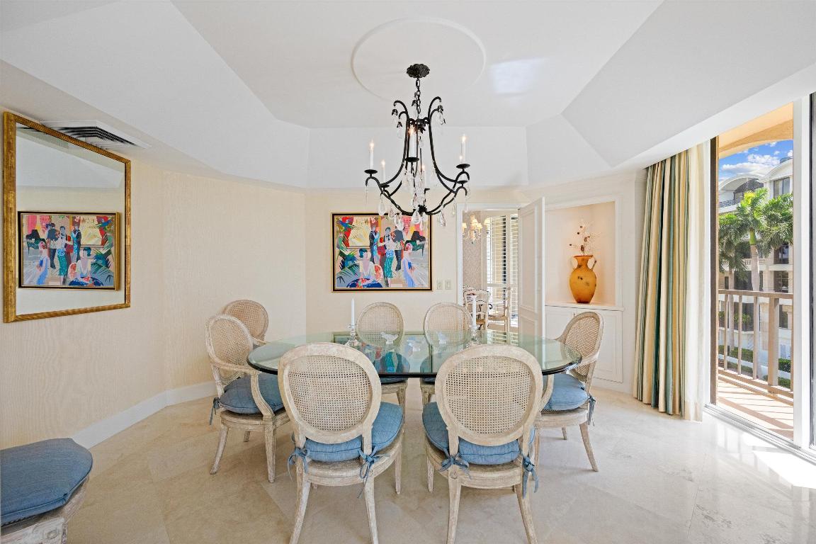 L ERMITAGE PALM BEACH COND DECL FILED 10-7-85 IN - Residential