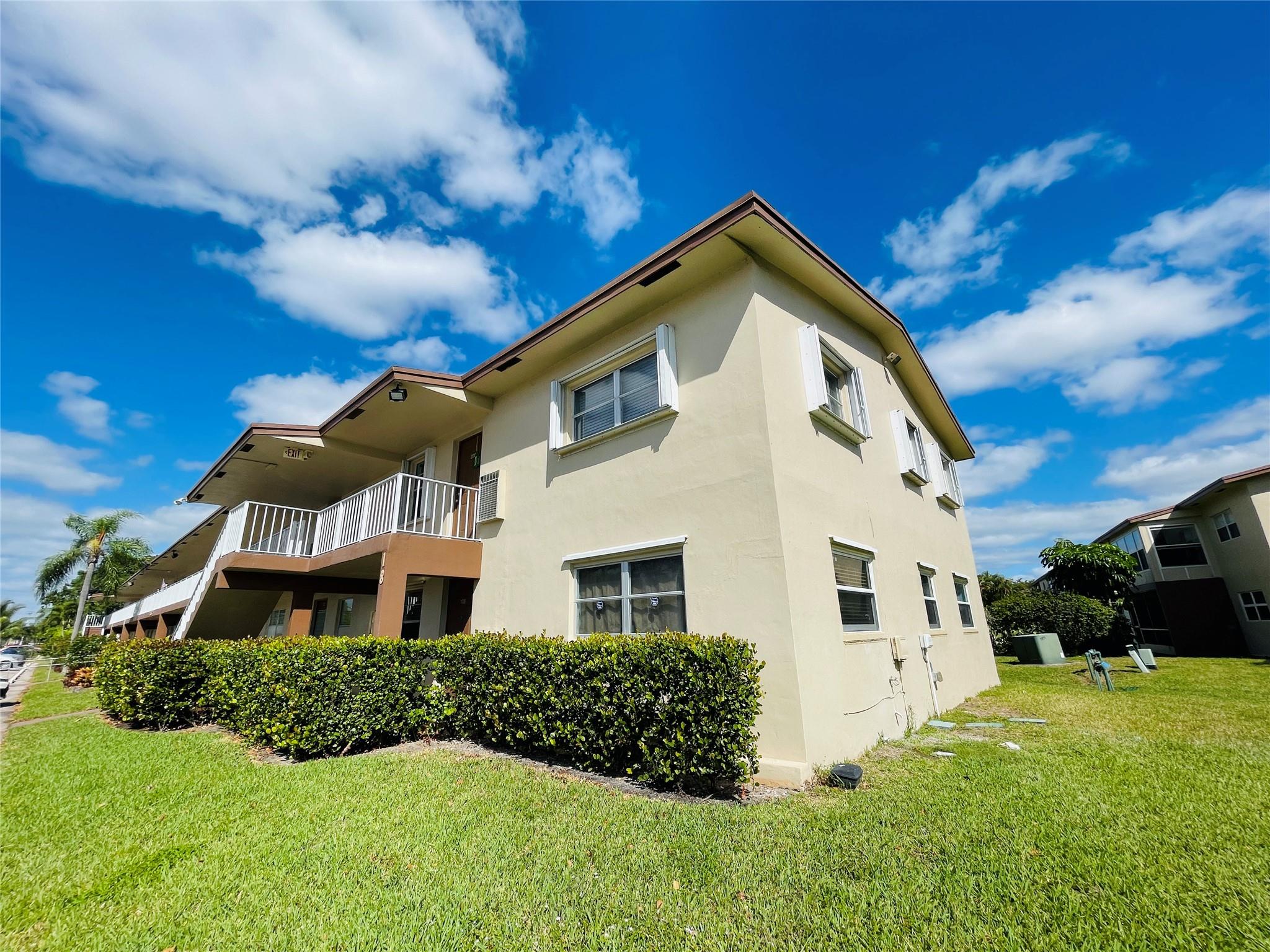 ORIOLE GARDENS - Residential