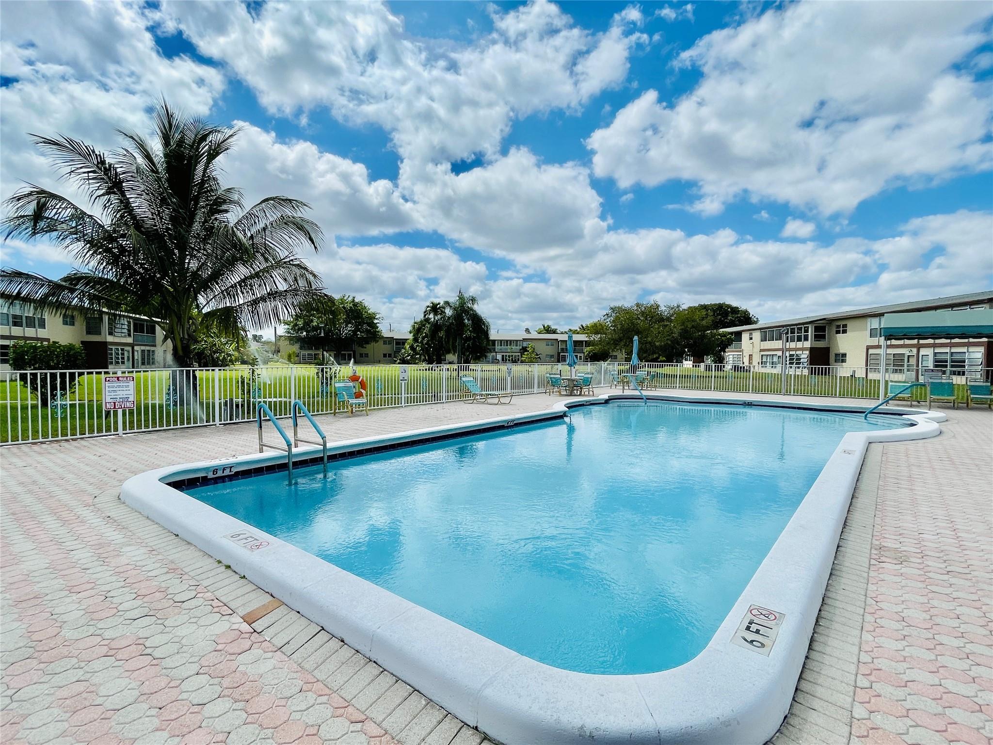 ORIOLE GARDENS - Residential