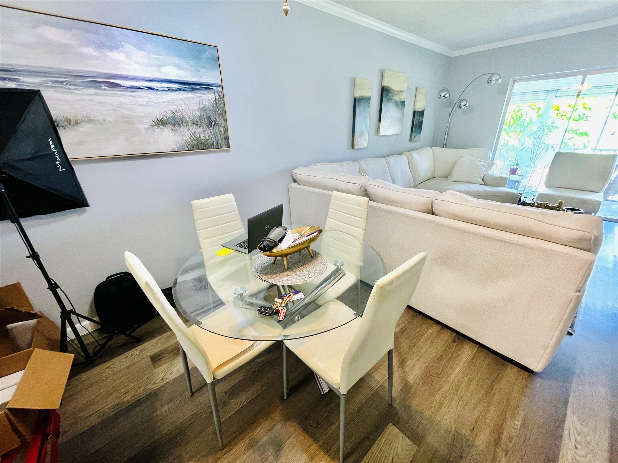 ORIOLE GARDENS - Residential