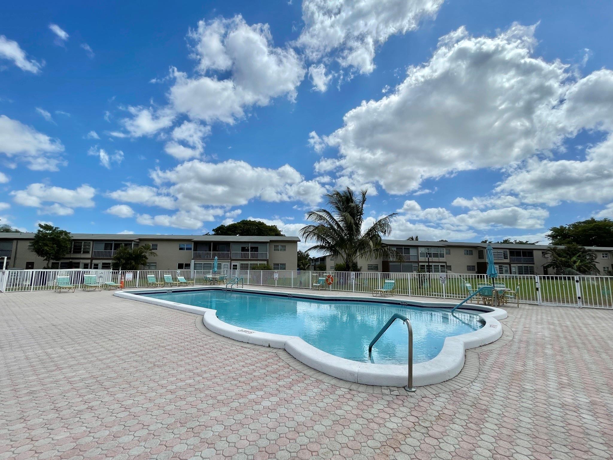 ORIOLE GARDENS - Residential