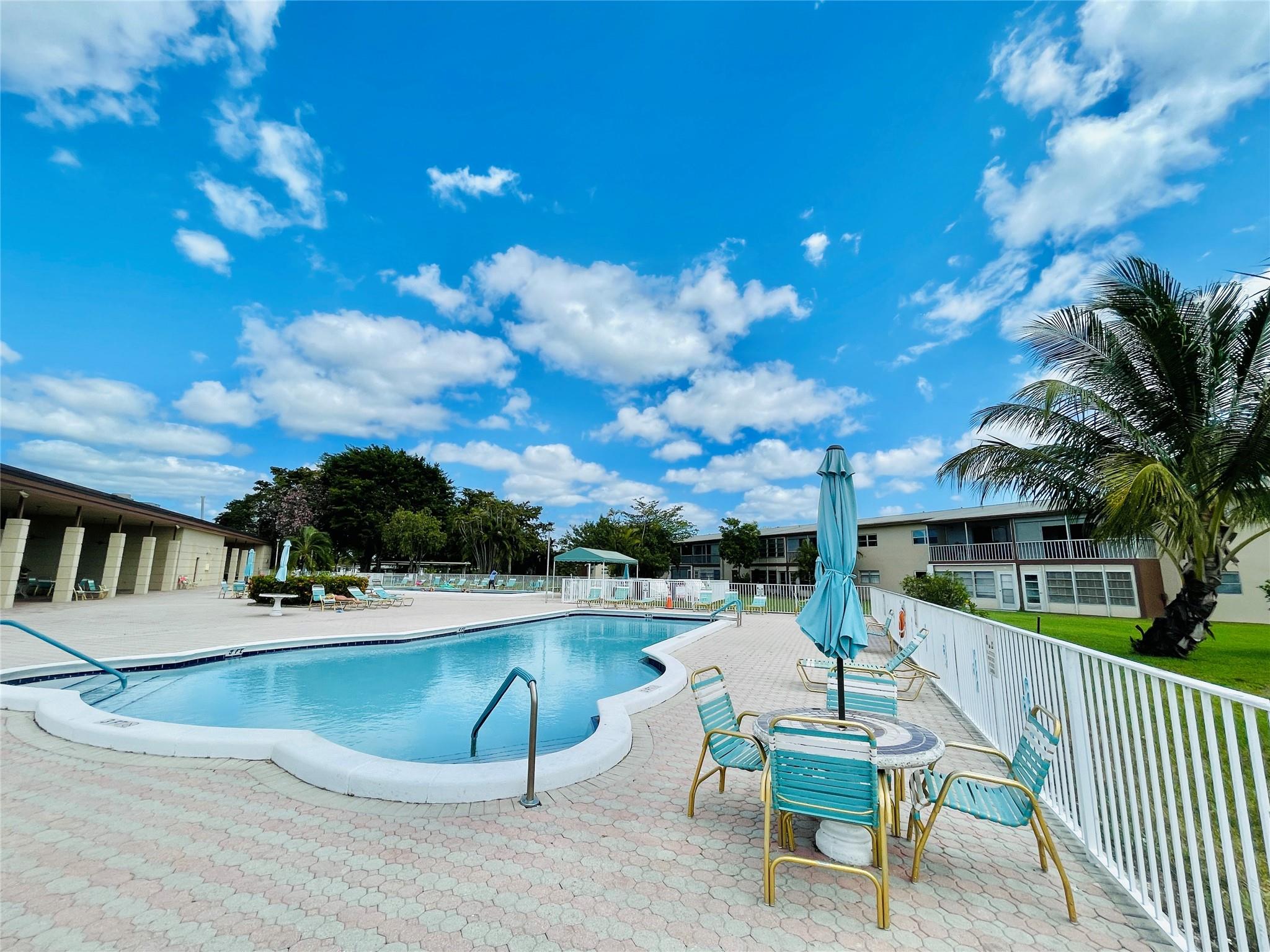 ORIOLE GARDENS - Residential
