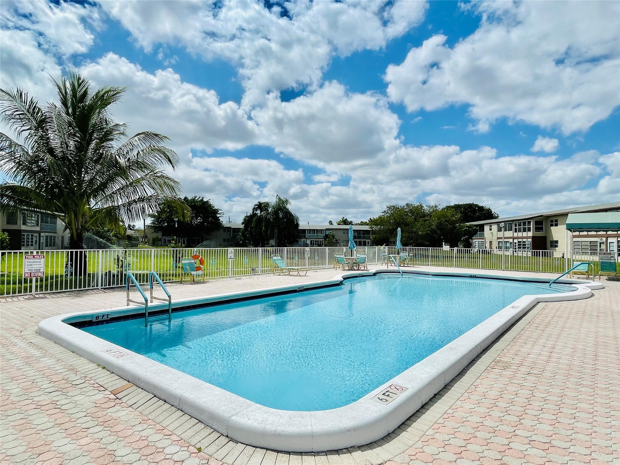 ORIOLE GARDENS - Residential