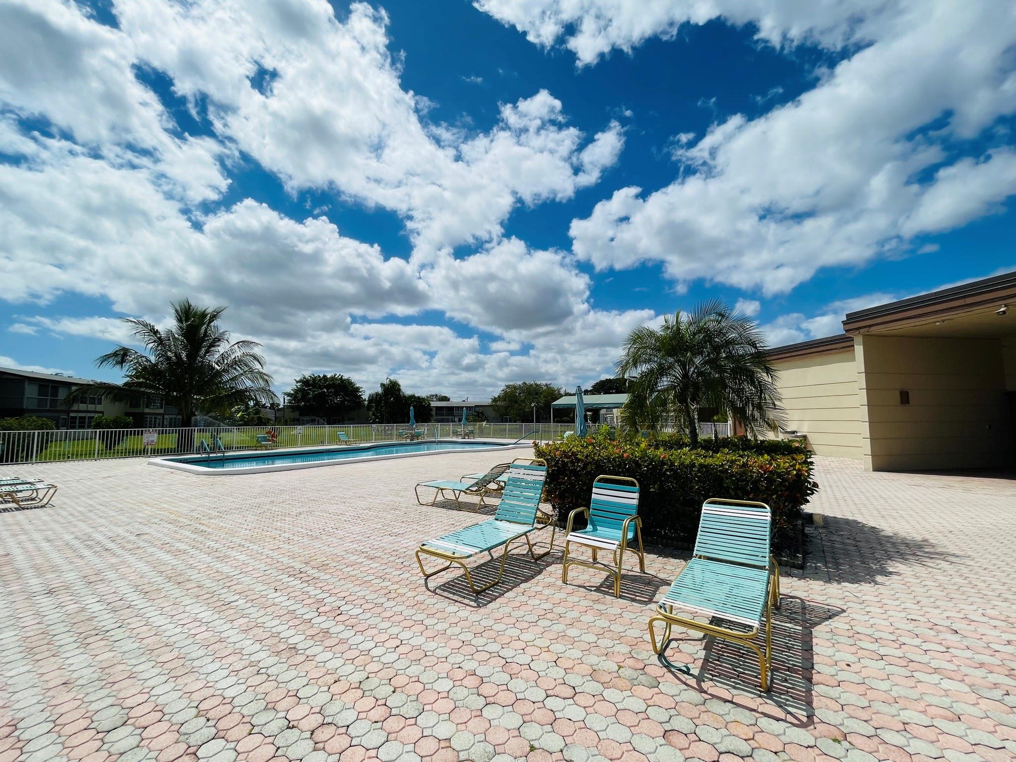 ORIOLE GARDENS - Residential