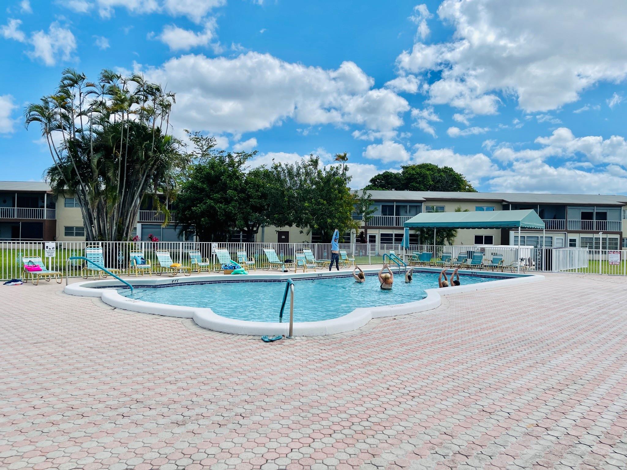 ORIOLE GARDENS - Residential