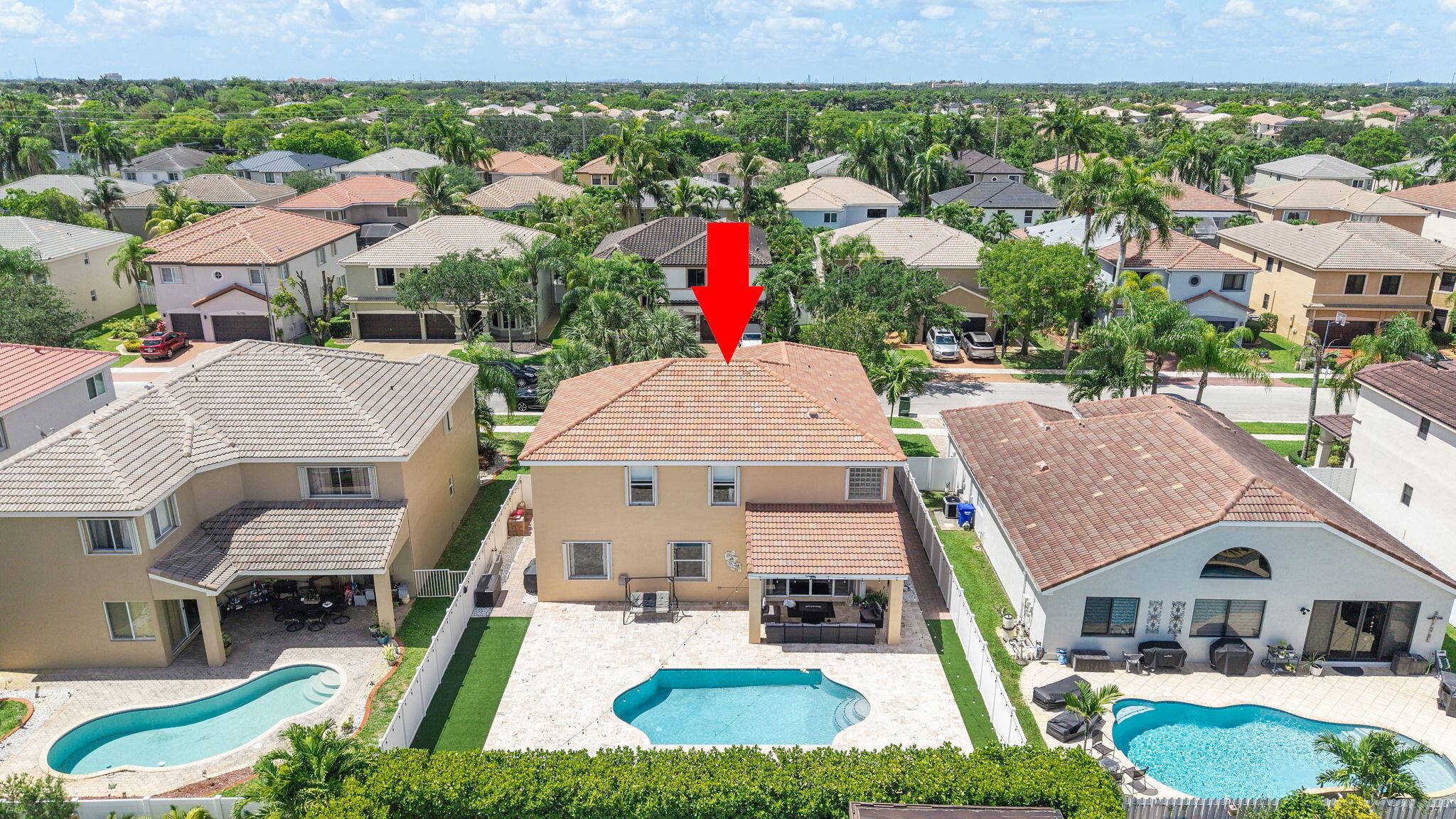 HEFTLER HOMES AT PEMBROKE SHORES - Residential