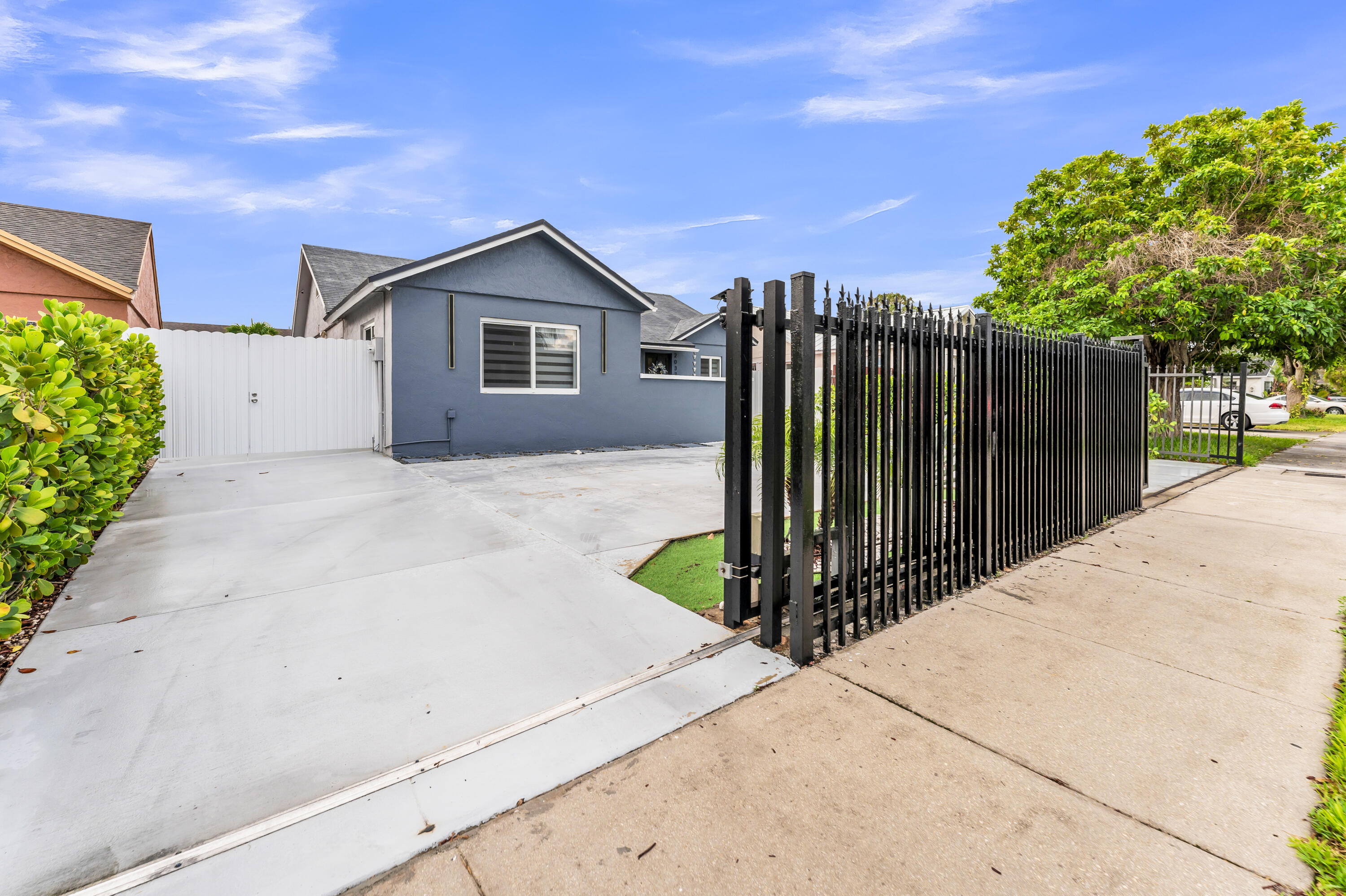 LESLIE PATIO HOMES SEC 4 - Residential