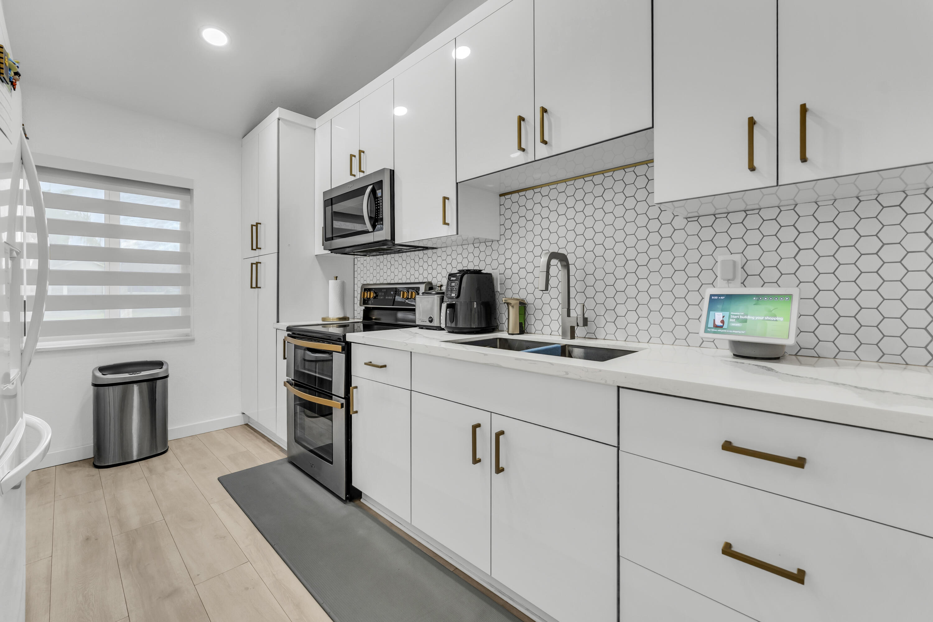 LESLIE PATIO HOMES SEC 4 - Residential