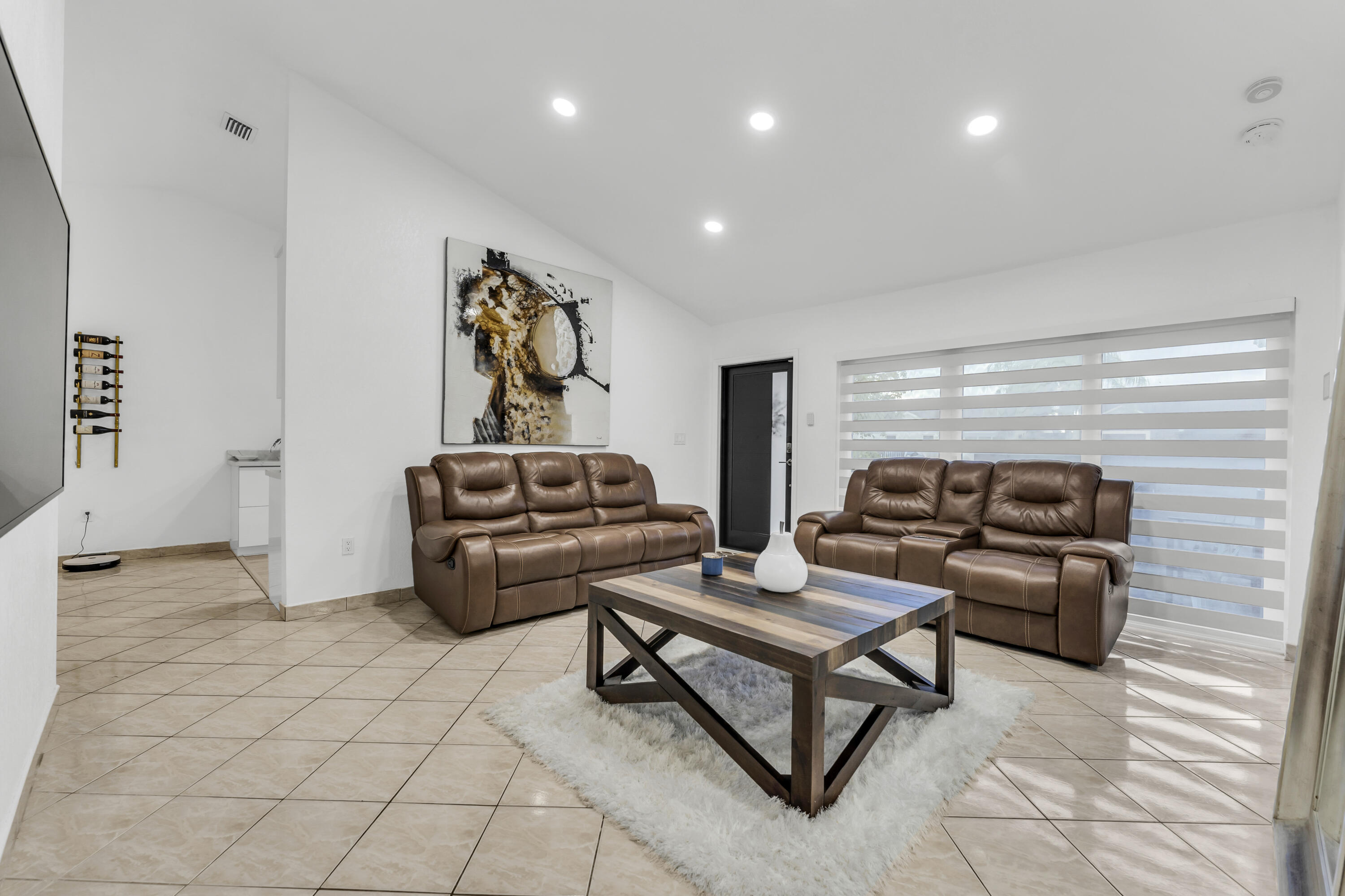 LESLIE PATIO HOMES SEC 4 - Residential