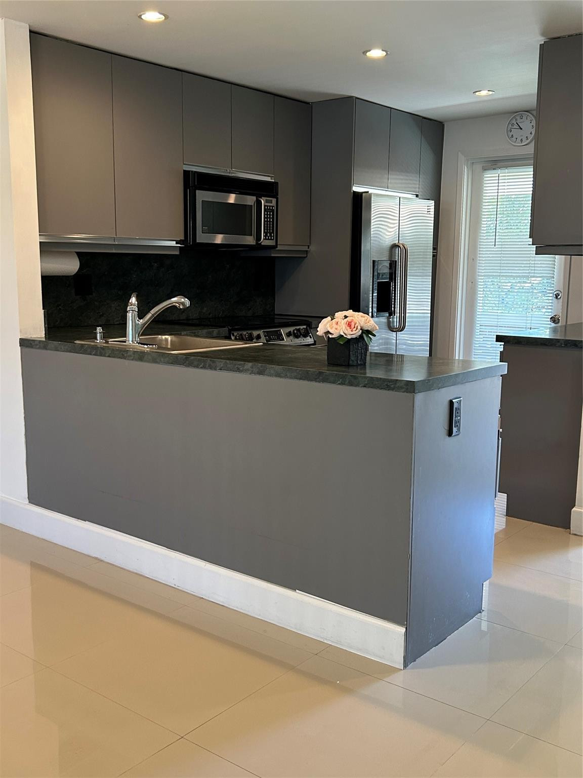 MARINE COLONY CONDO - Residential Lease