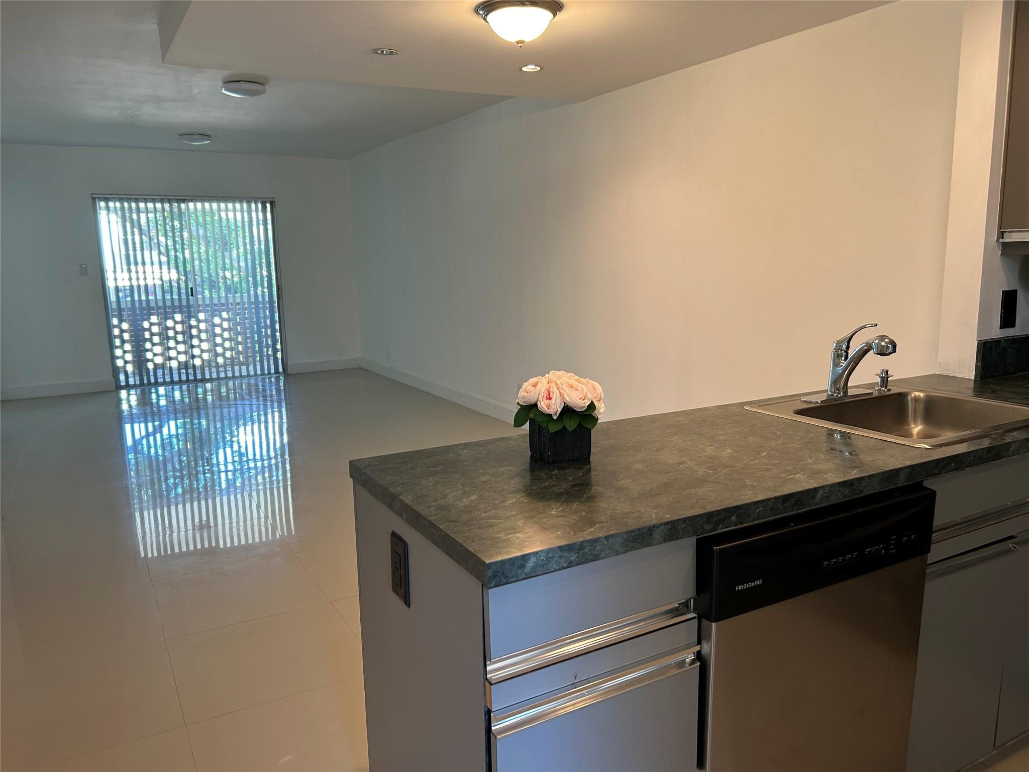 MARINE COLONY CONDO - Residential Lease