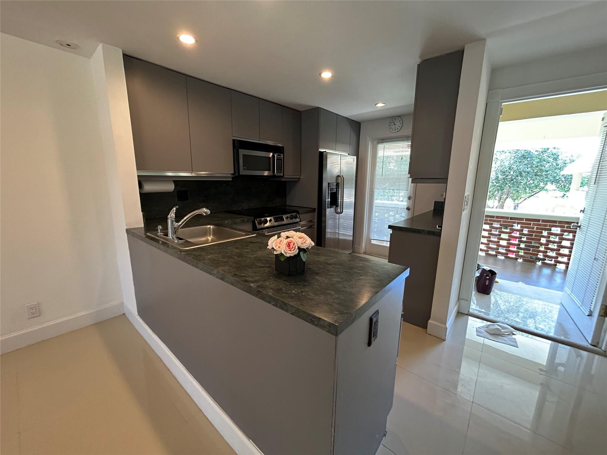 MARINE COLONY CONDO - Residential Lease