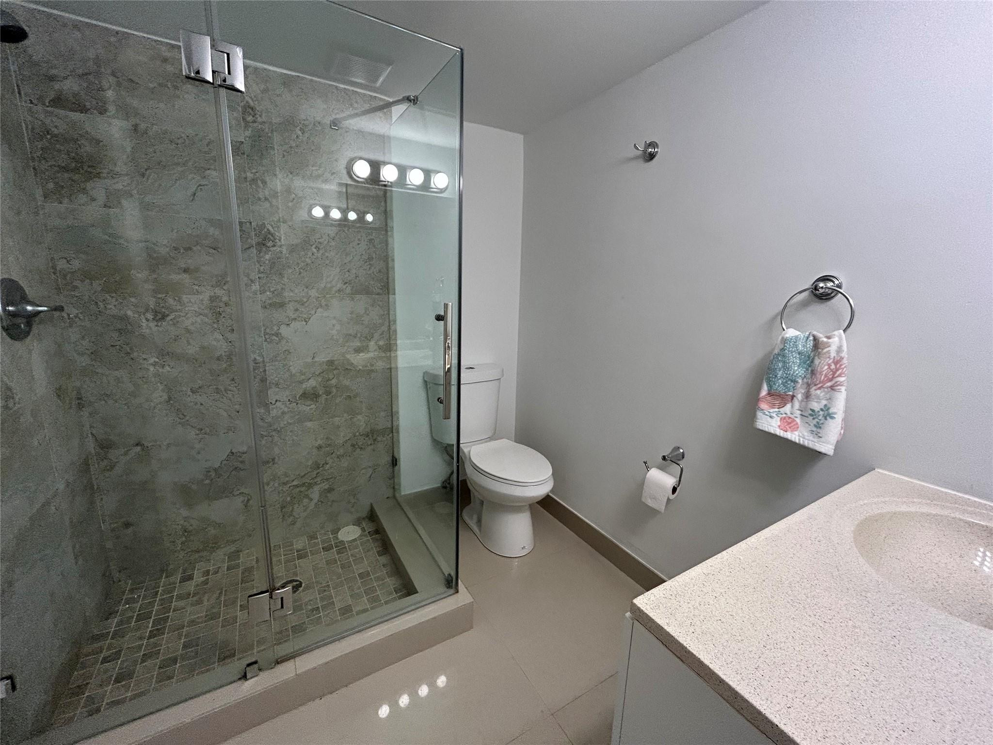 MARINE COLONY CONDO - Residential Lease