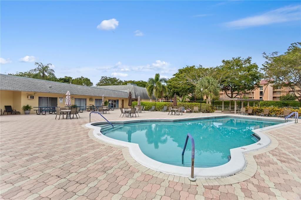 ORIOLE GARDENS THREE 77 CONDO - Residential