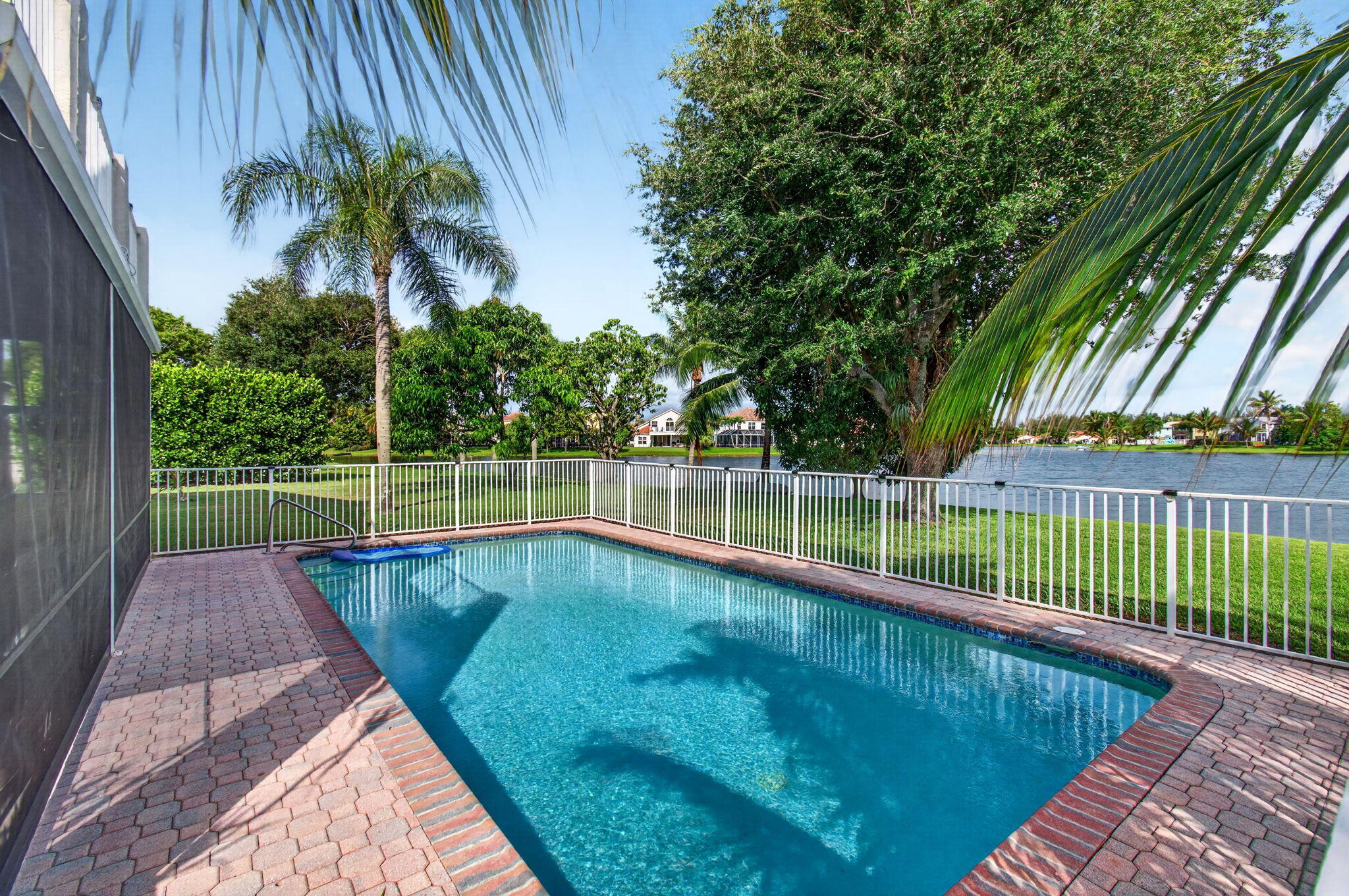 LAKE CHARLESTON - Residential
