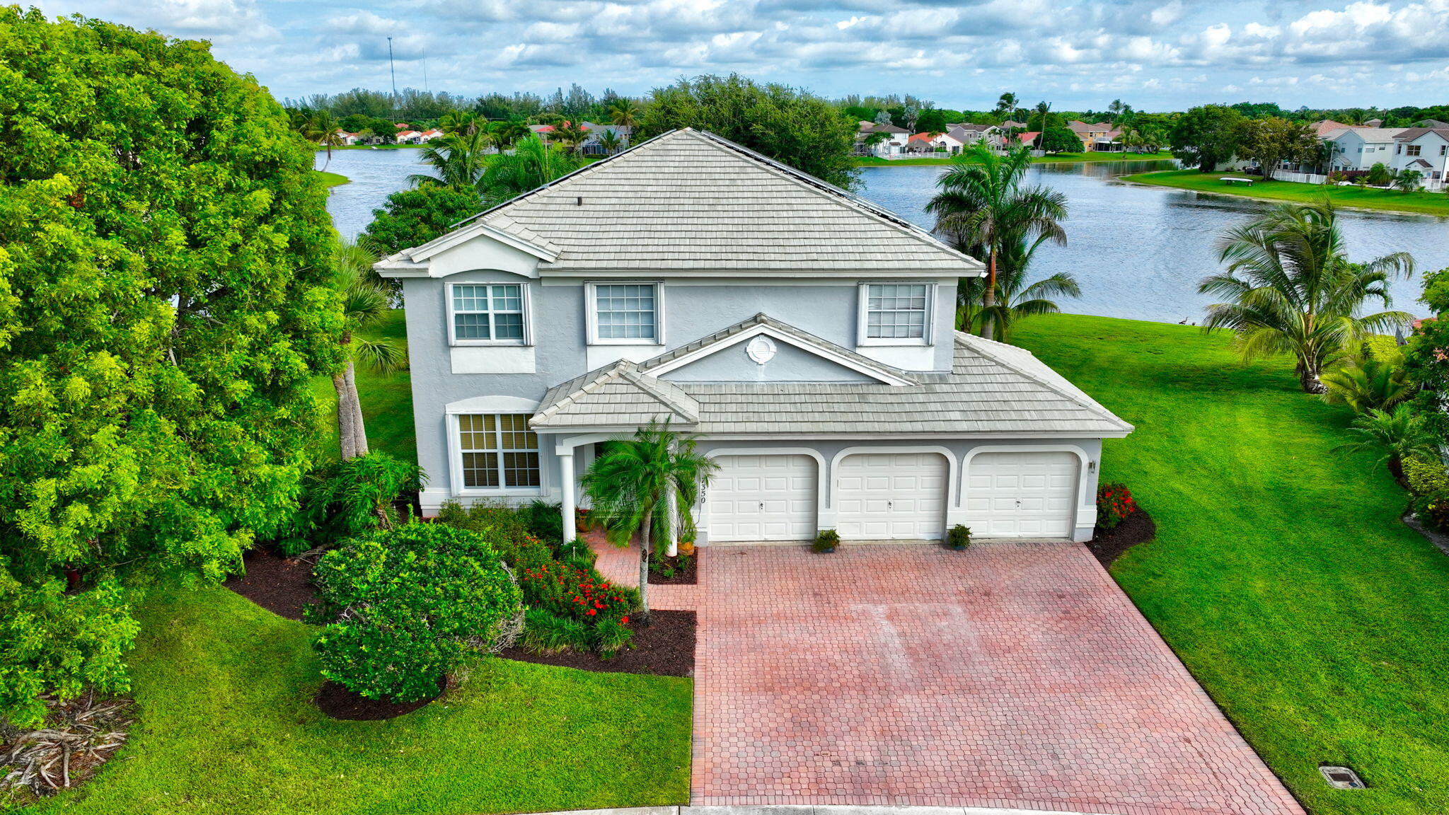 LAKE CHARLESTON - Residential
