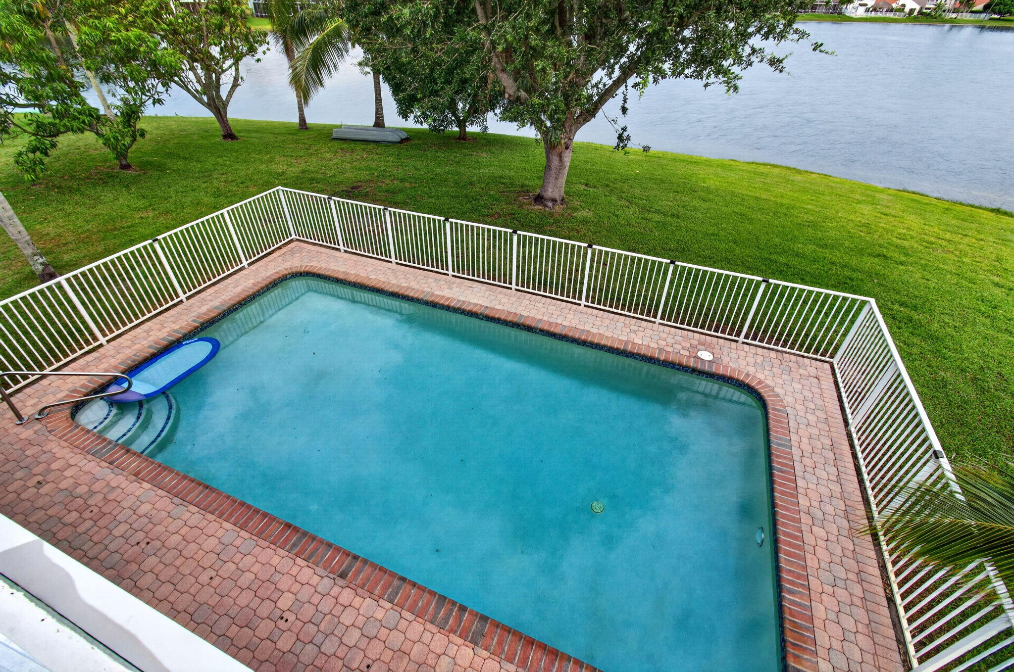 LAKE CHARLESTON - Residential