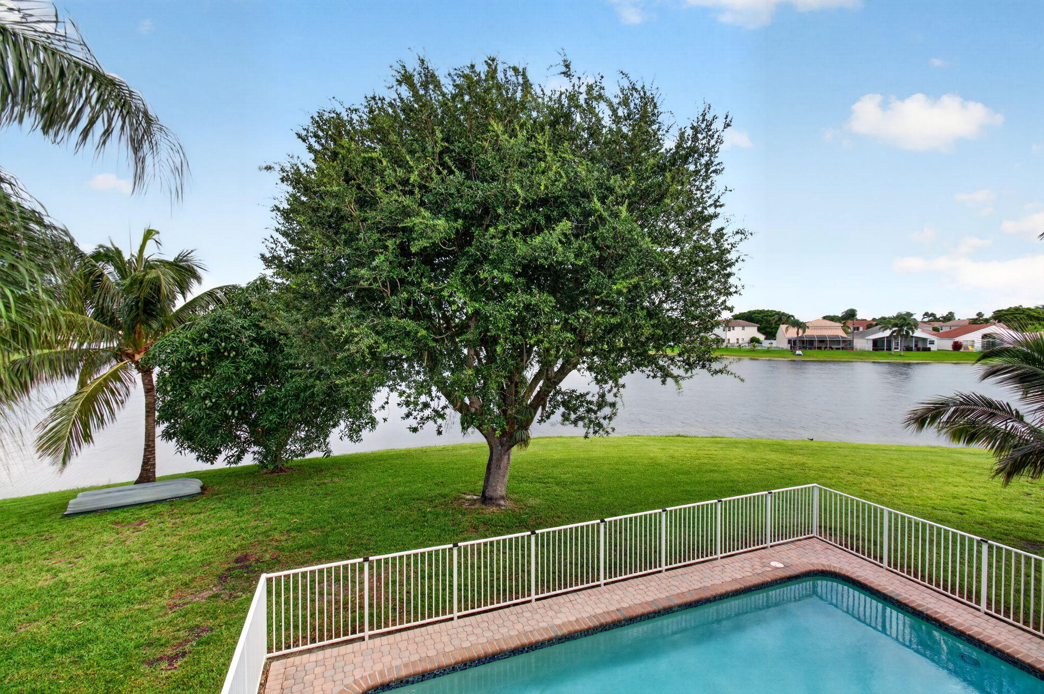 LAKE CHARLESTON - Residential