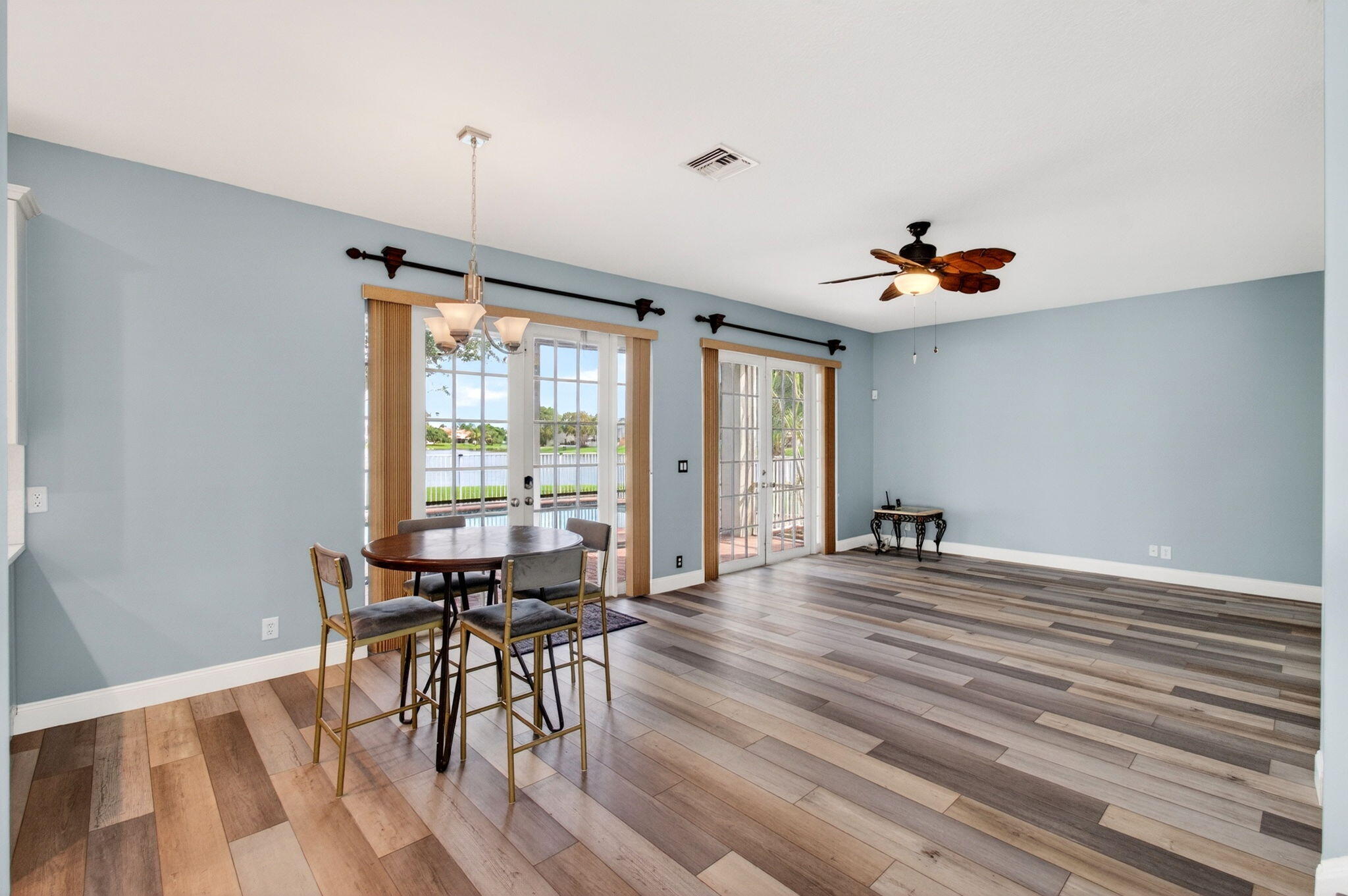 LAKE CHARLESTON - Residential