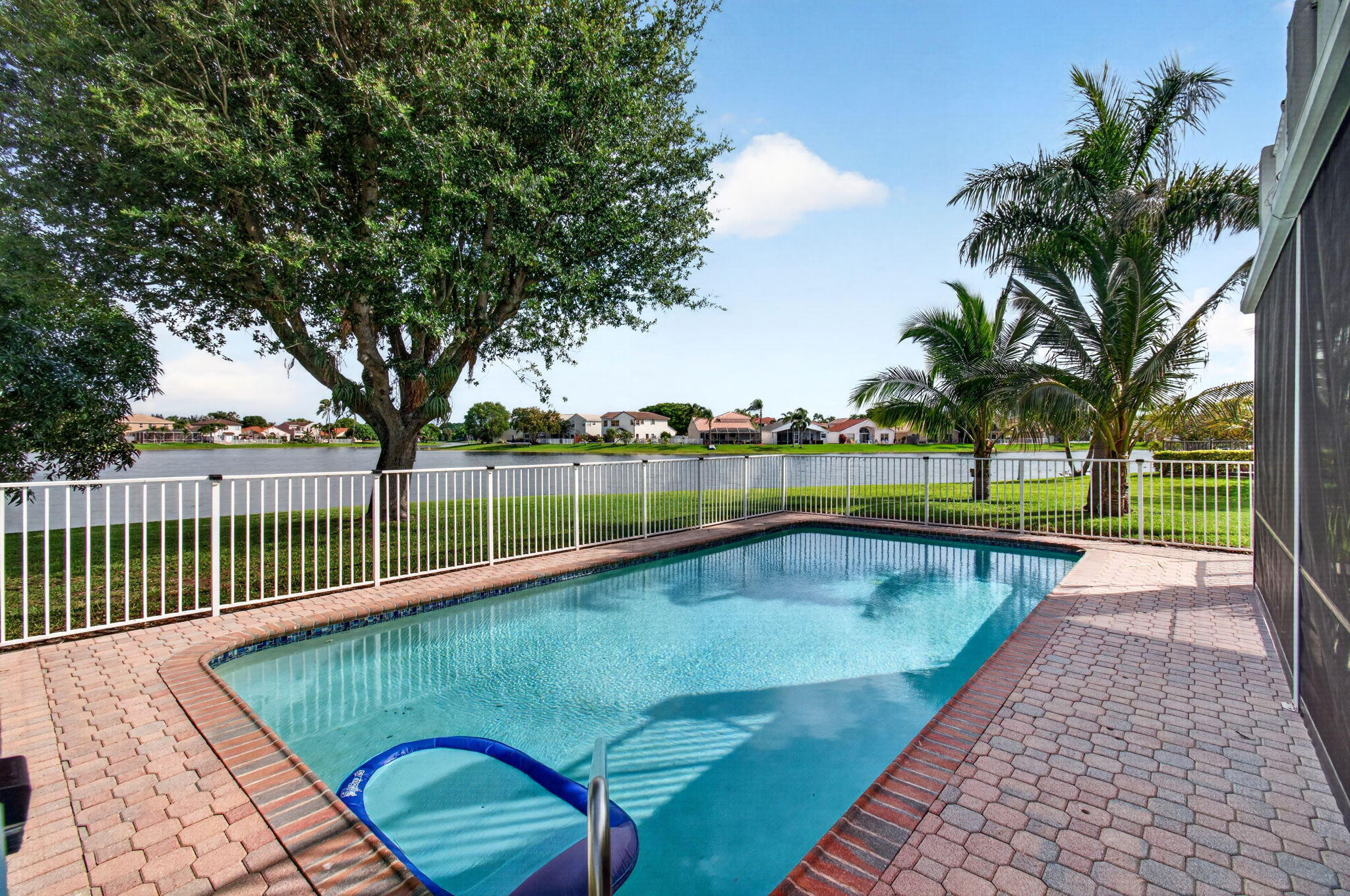LAKE CHARLESTON - Residential
