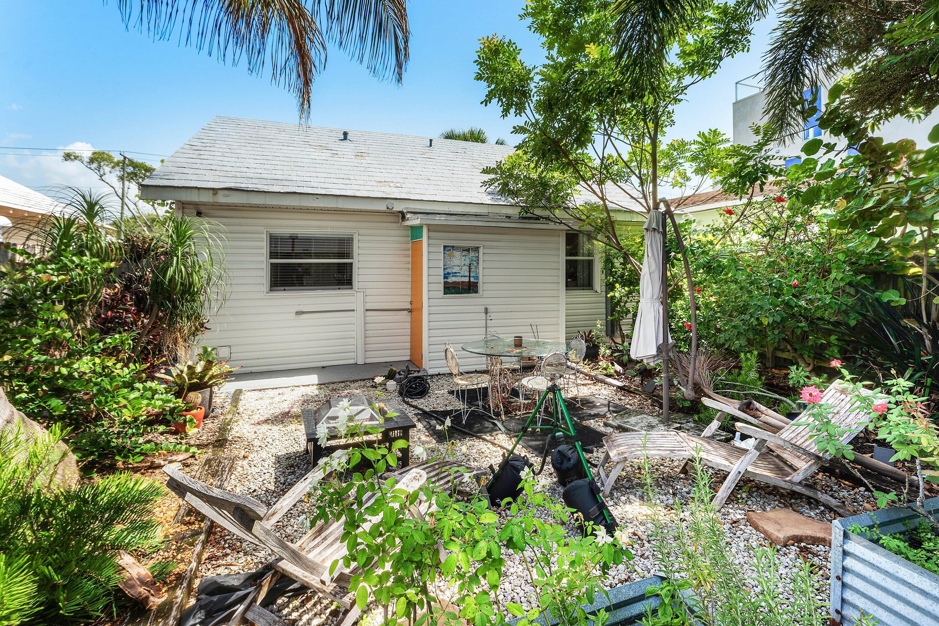 LAKE WORTH TOWN OF - Residential