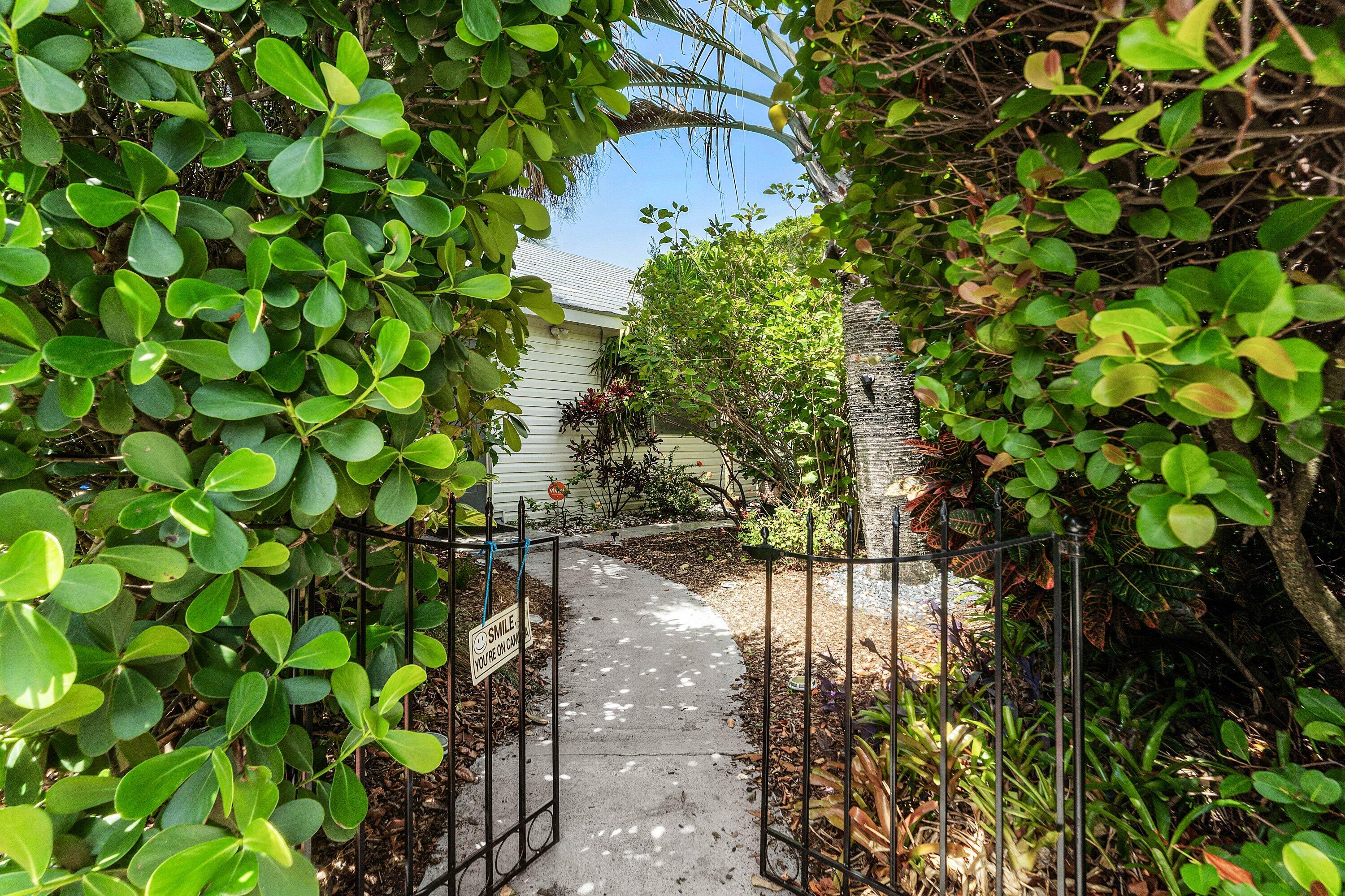 LAKE WORTH TOWN OF - Residential