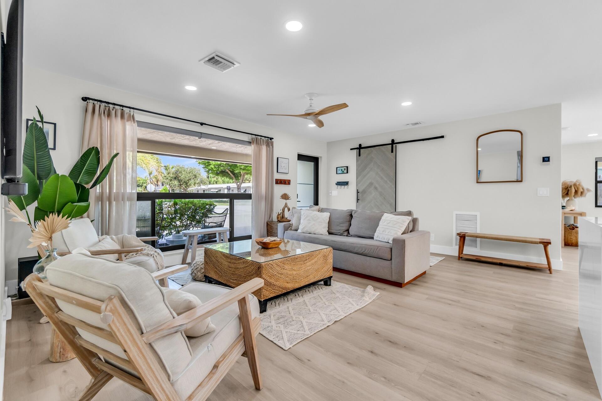 CORAL MANOR THIRD ADD - Residential