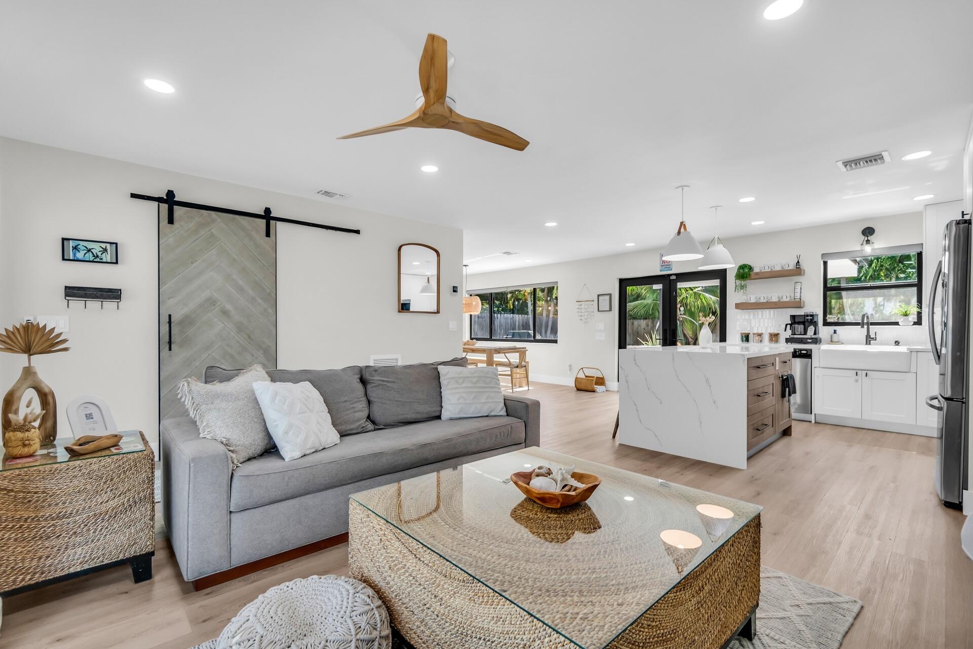 CORAL MANOR THIRD ADD - Residential