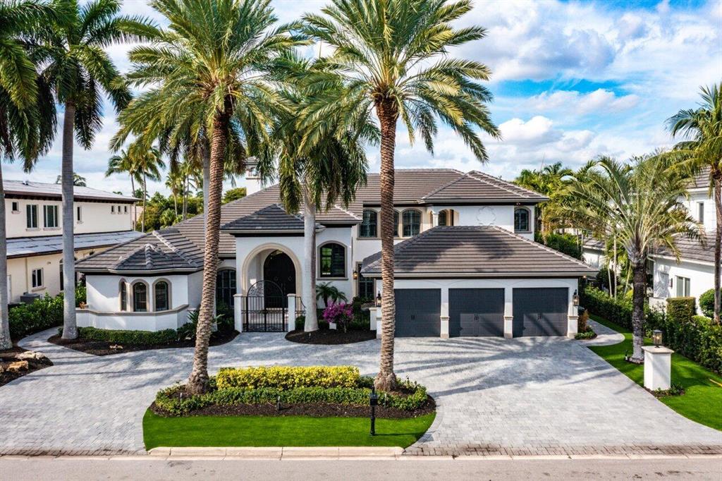 ROYAL PALM YACHT & COUNTRY CLUB - Residential