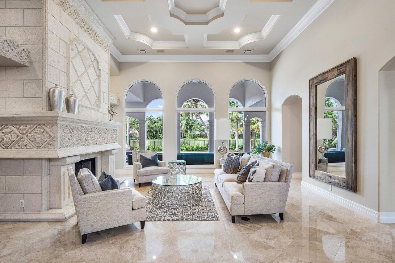 ROYAL PALM YACHT & COUNTRY CLUB - Residential