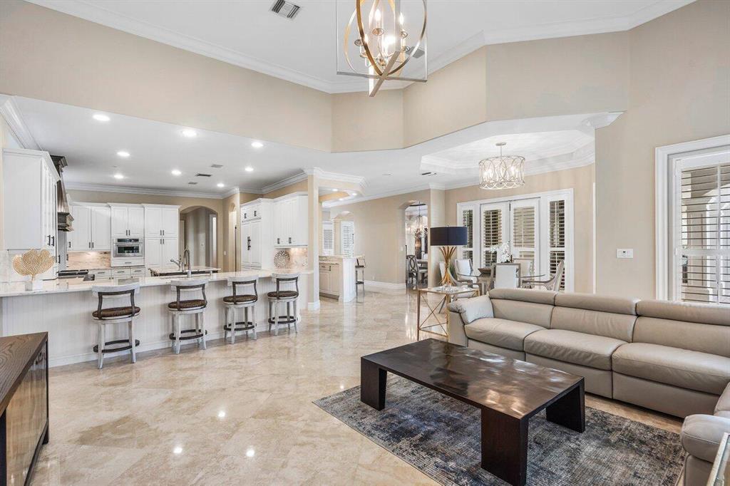 ROYAL PALM YACHT & COUNTRY CLUB - Residential