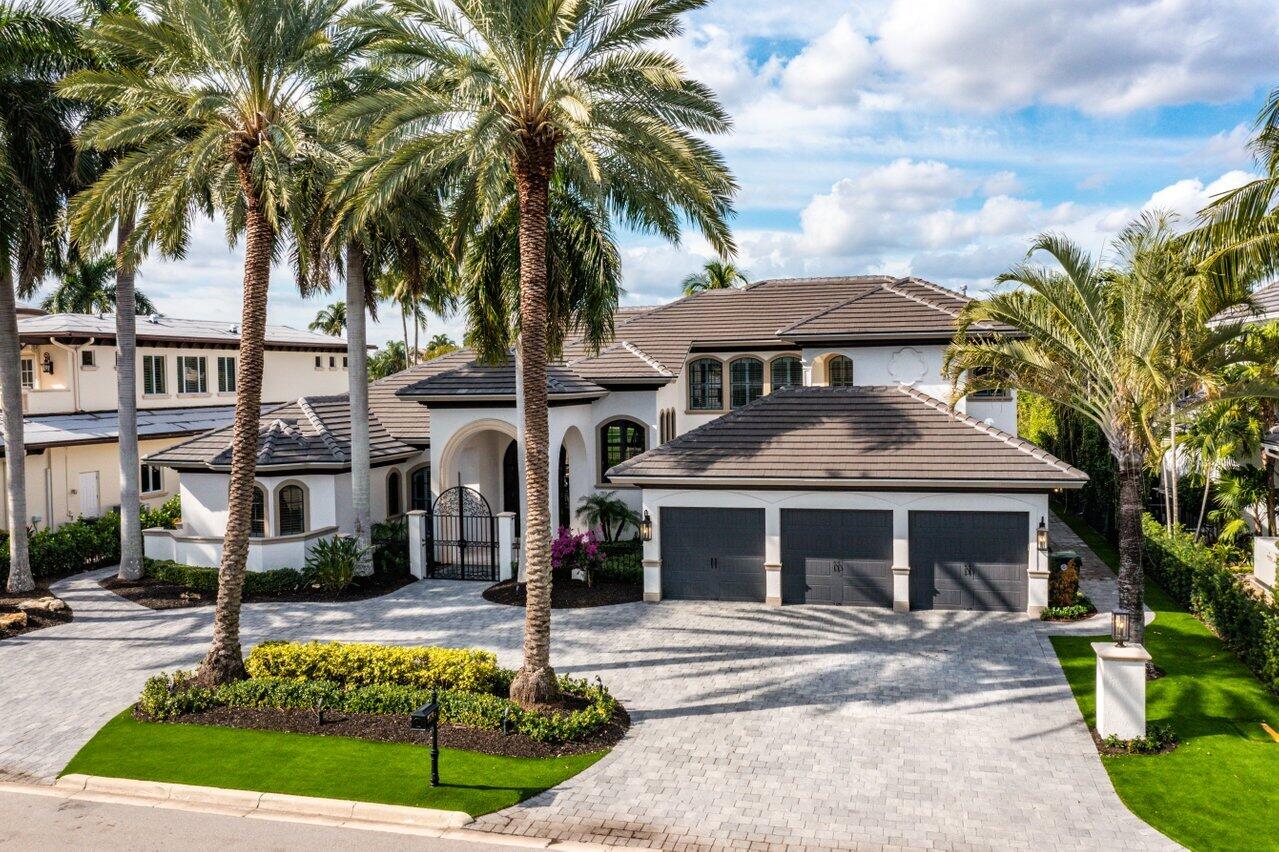 ROYAL PALM YACHT & COUNTRY CLUB - Residential