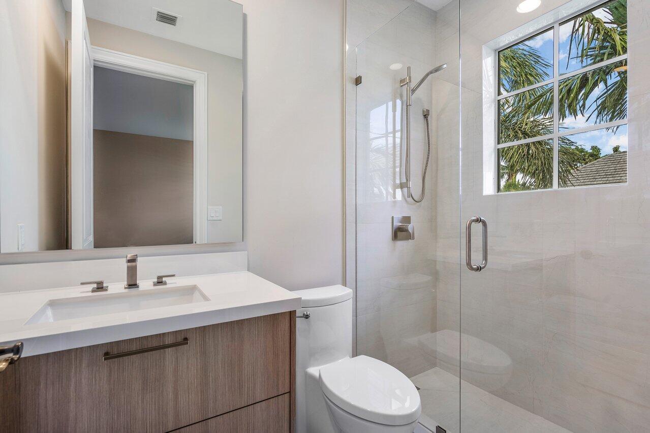 ROYAL PALM YACHT & COUNTRY CLUB - Residential