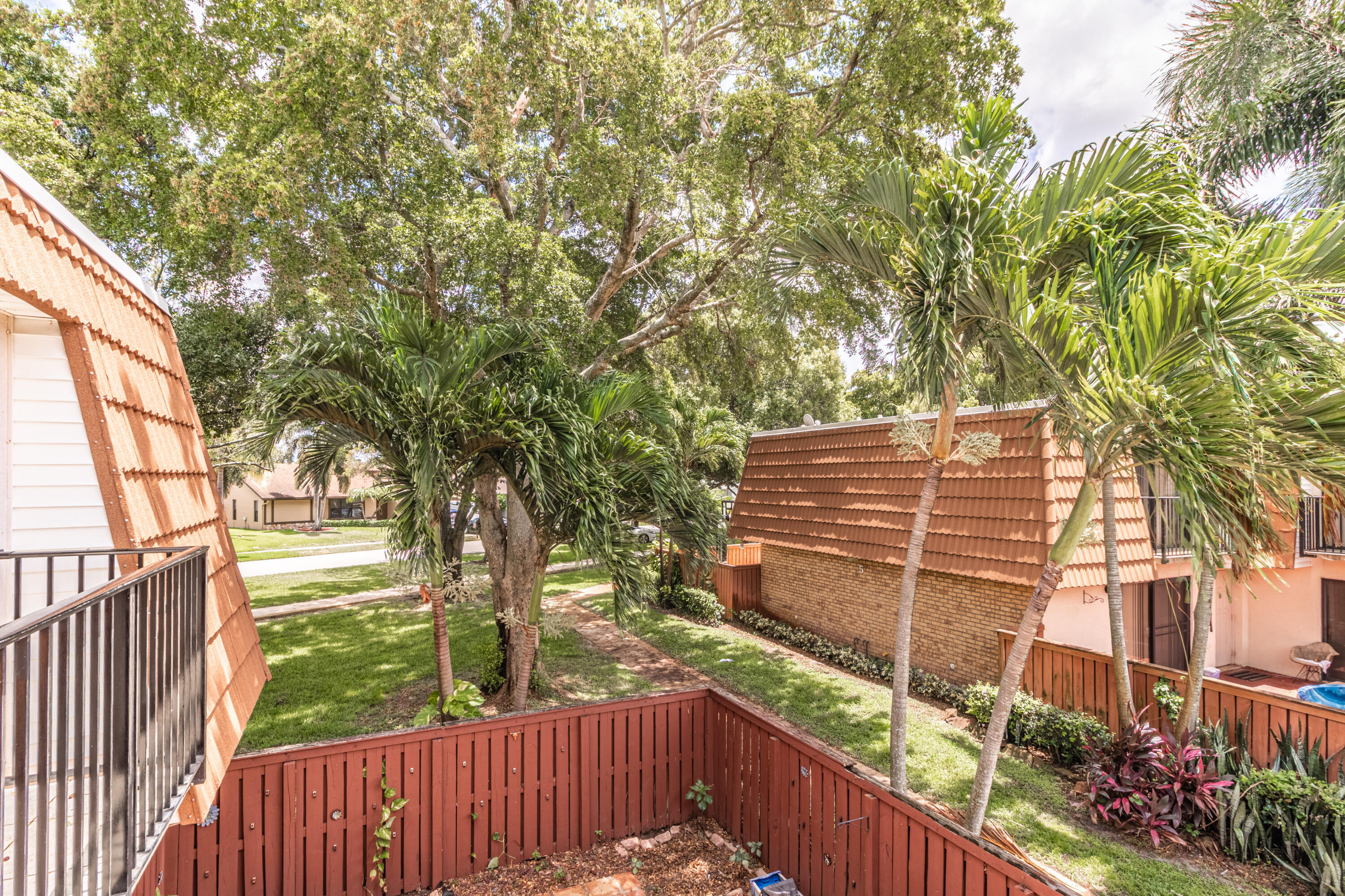 WATERFORD COURTYARDS ADDITION - Residential Lease