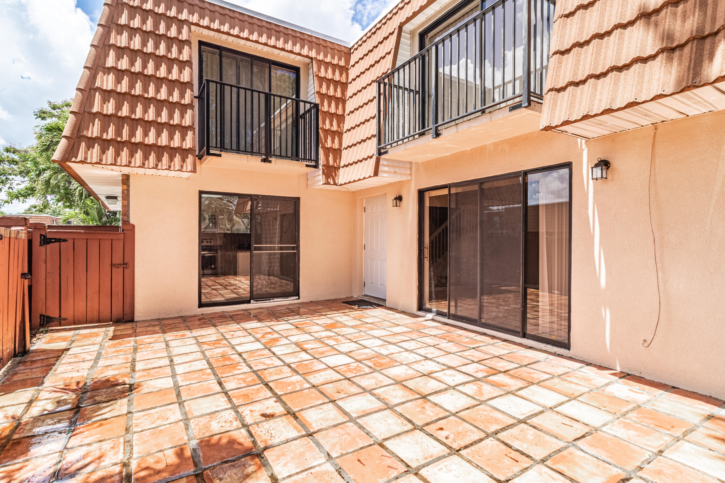 WATERFORD COURTYARDS ADDITION - Residential Lease