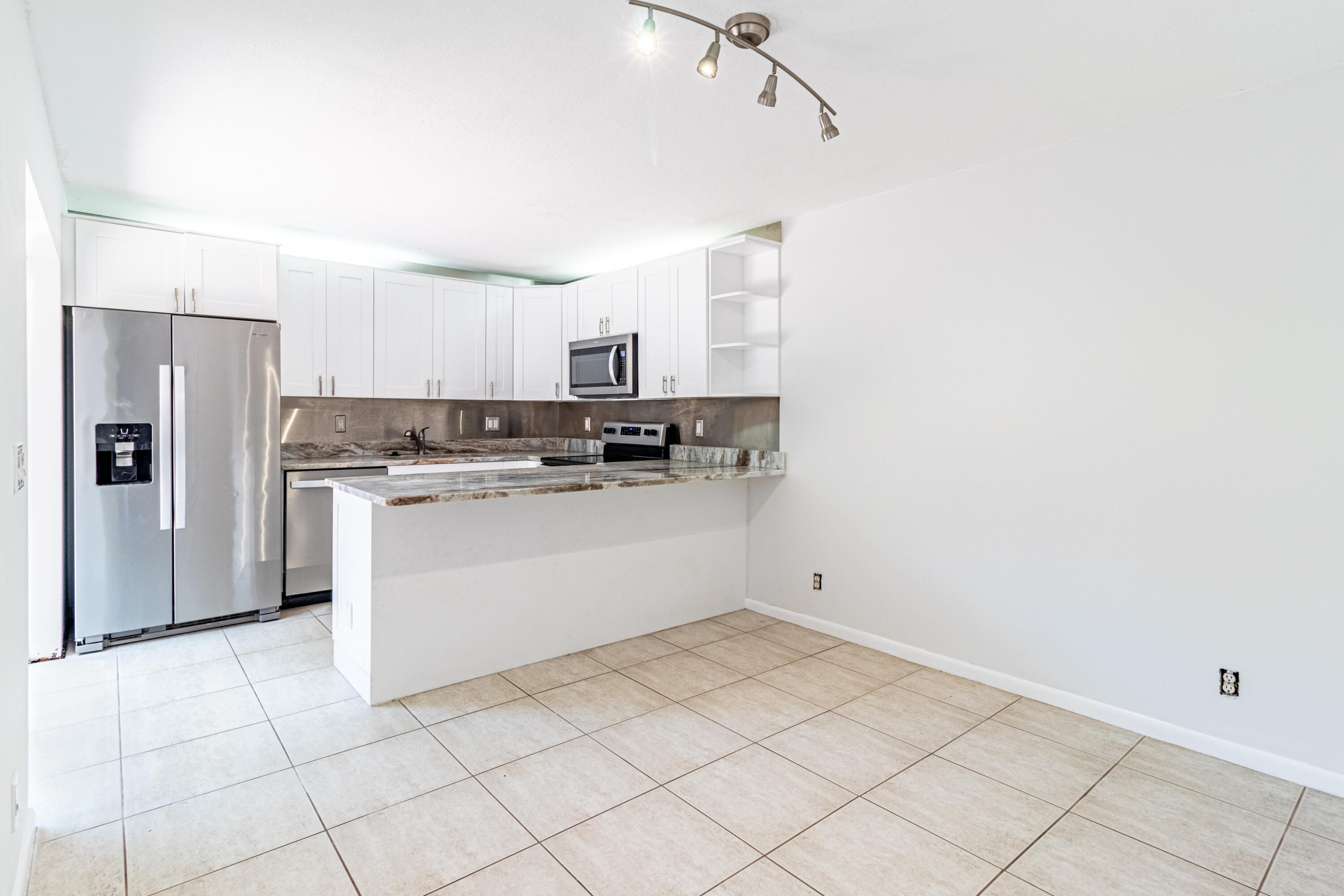 WATERFORD COURTYARDS ADDITION - Residential Lease