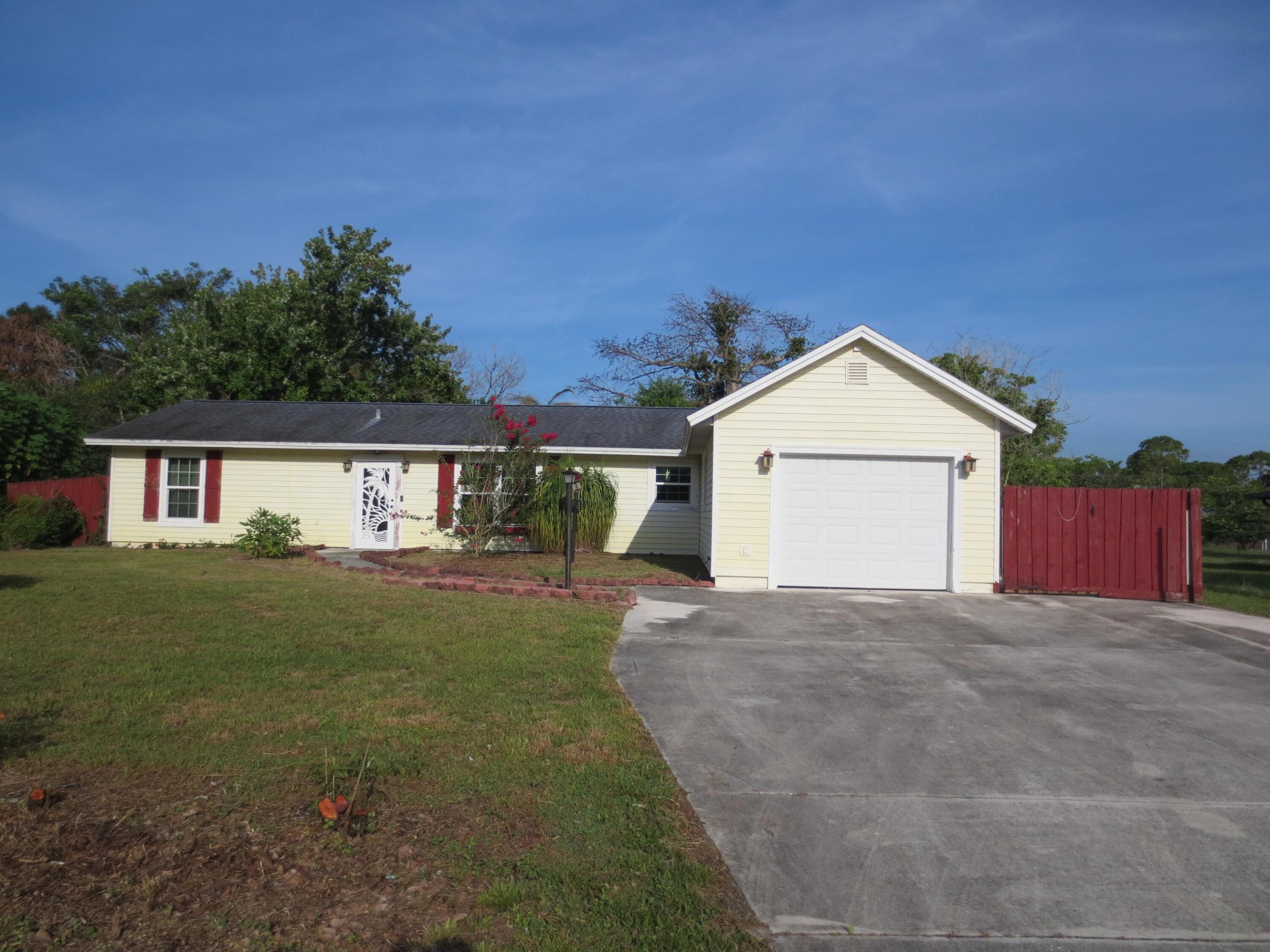 Handyman special, great fixer upper. 3 bedrooms, 2 bathrooms, family room, and screened patio with a pool. Close to all the conveniences like shopping and restaurants. No HOA. Seller financing with 20% down is also available for qualified buyers.