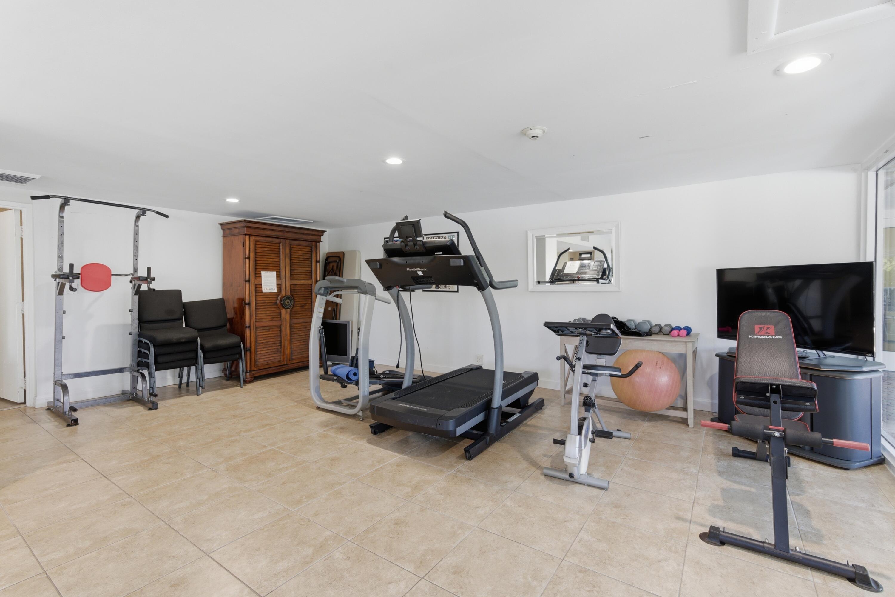 HORIZON WEST CONDO - Residential