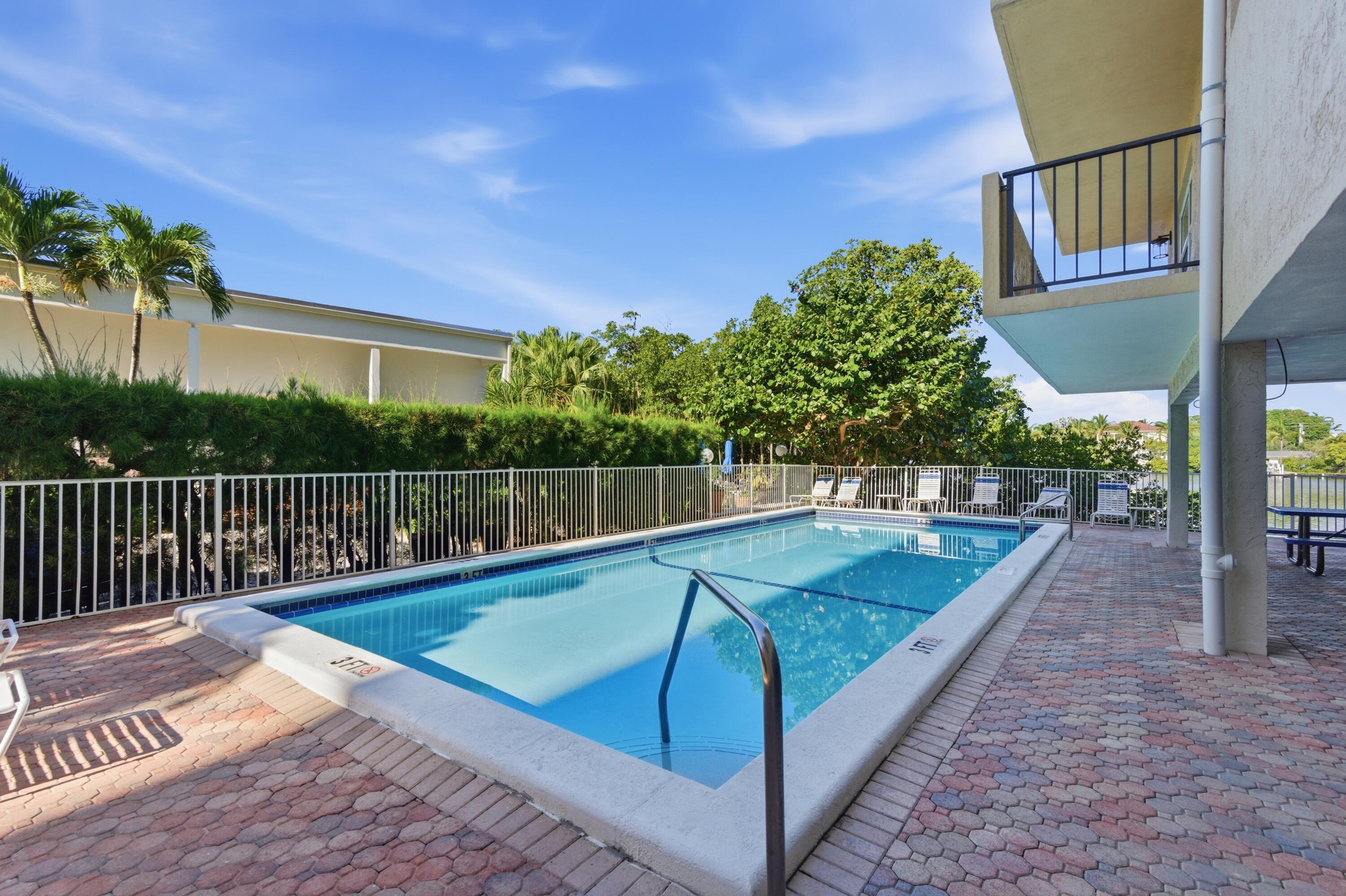 HORIZON WEST CONDO - Residential