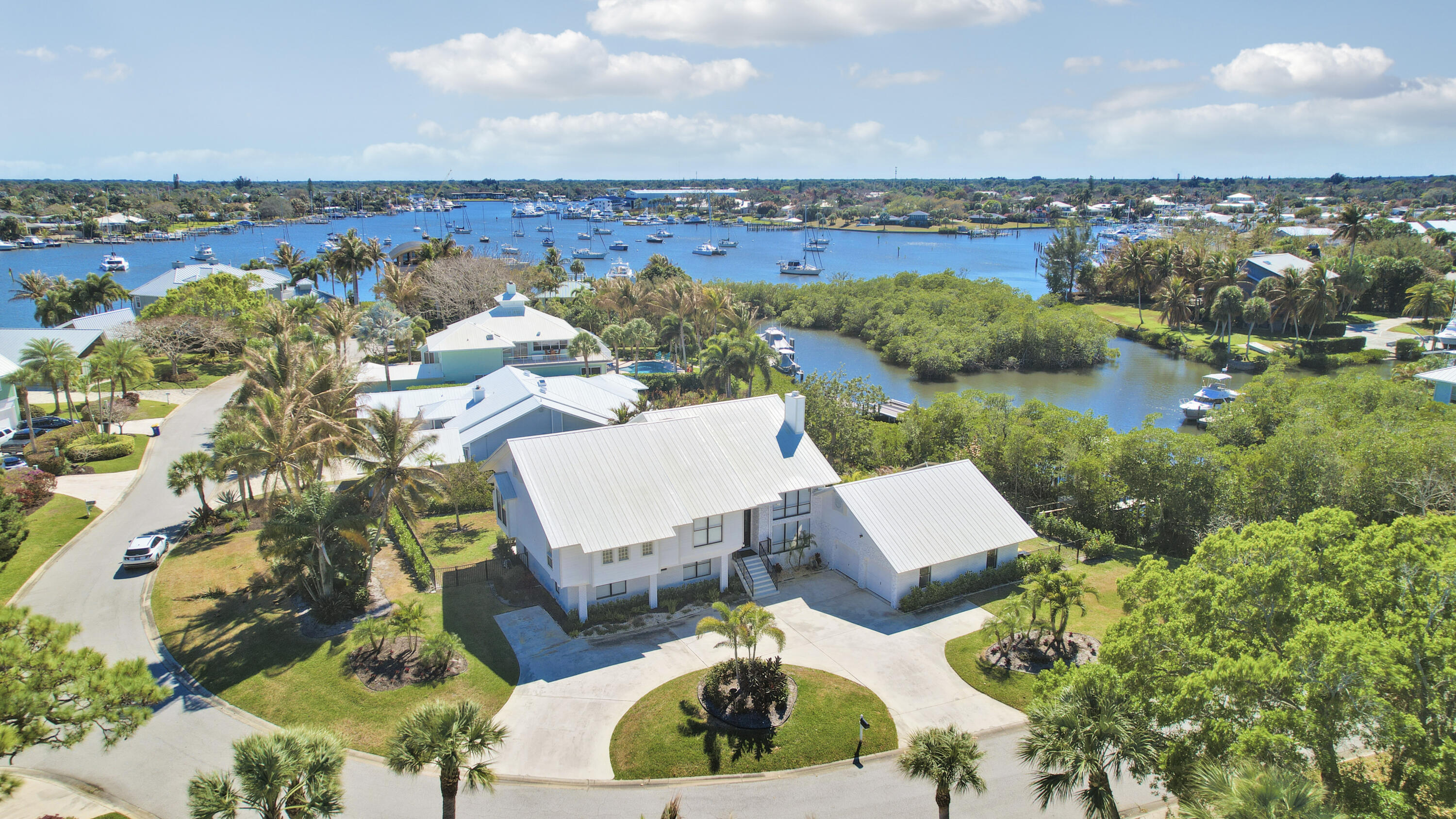 MARINER CAY YACHT CLUB - Residential