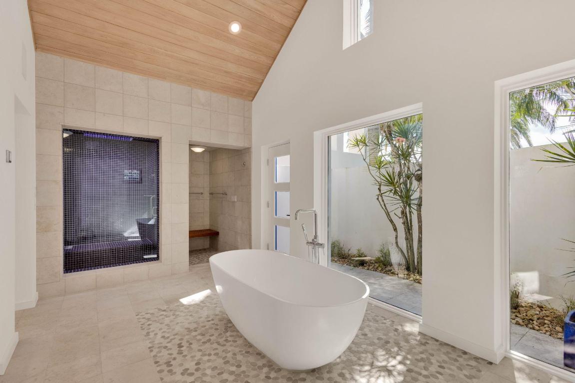SAILFISH POINT - Residential