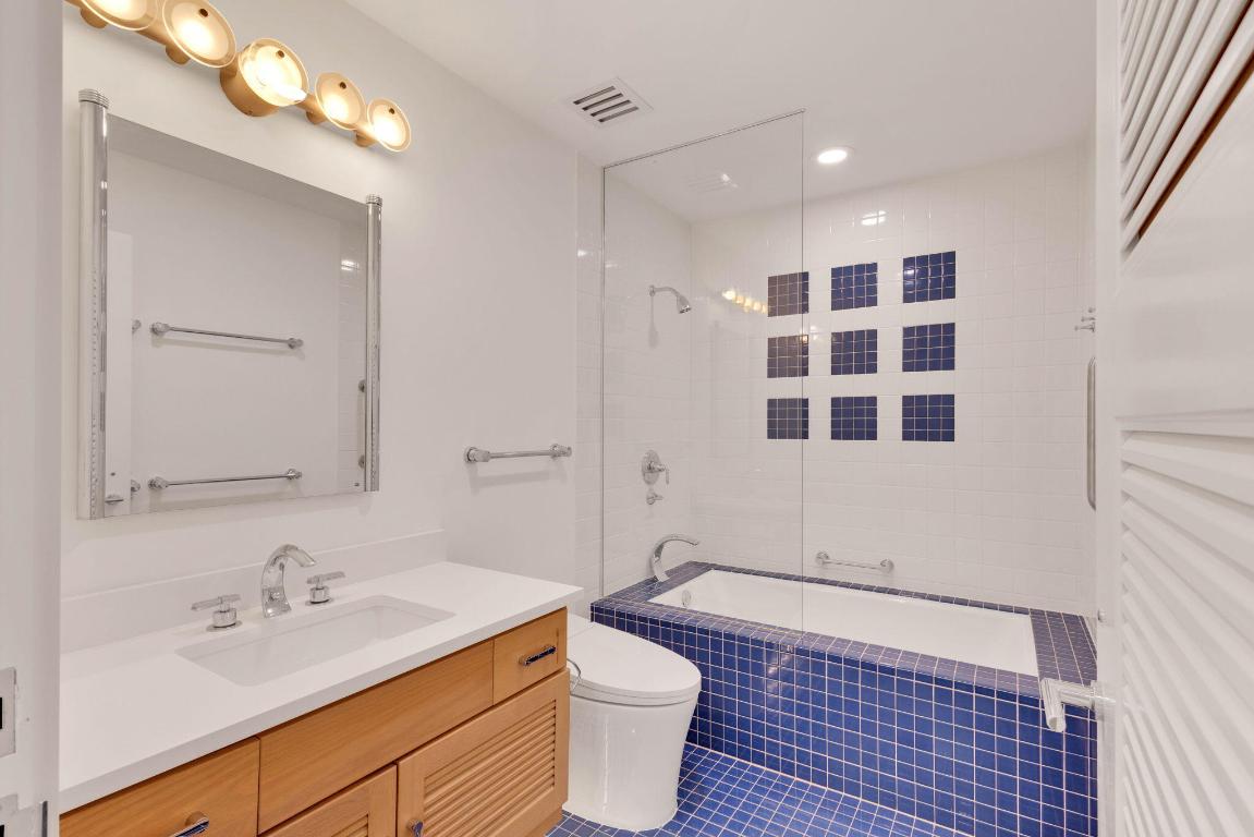 SAILFISH POINT - Residential