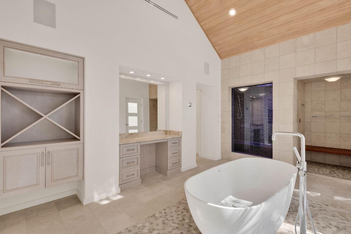 SAILFISH POINT - Residential