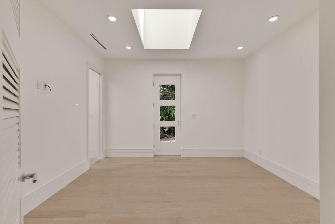 SAILFISH POINT - Residential