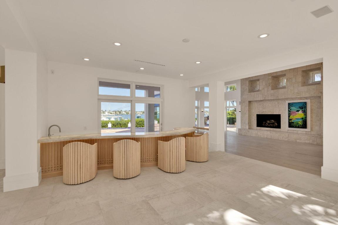 SAILFISH POINT - Residential