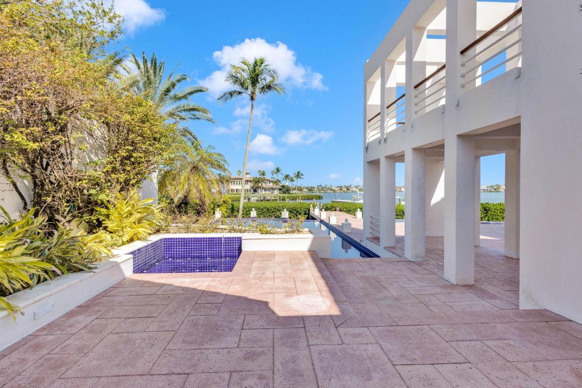 SAILFISH POINT - Residential