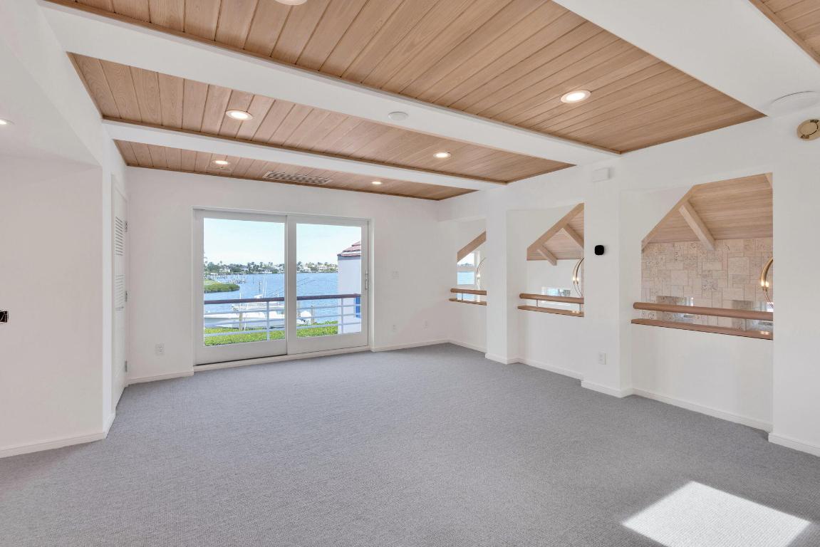SAILFISH POINT - Residential