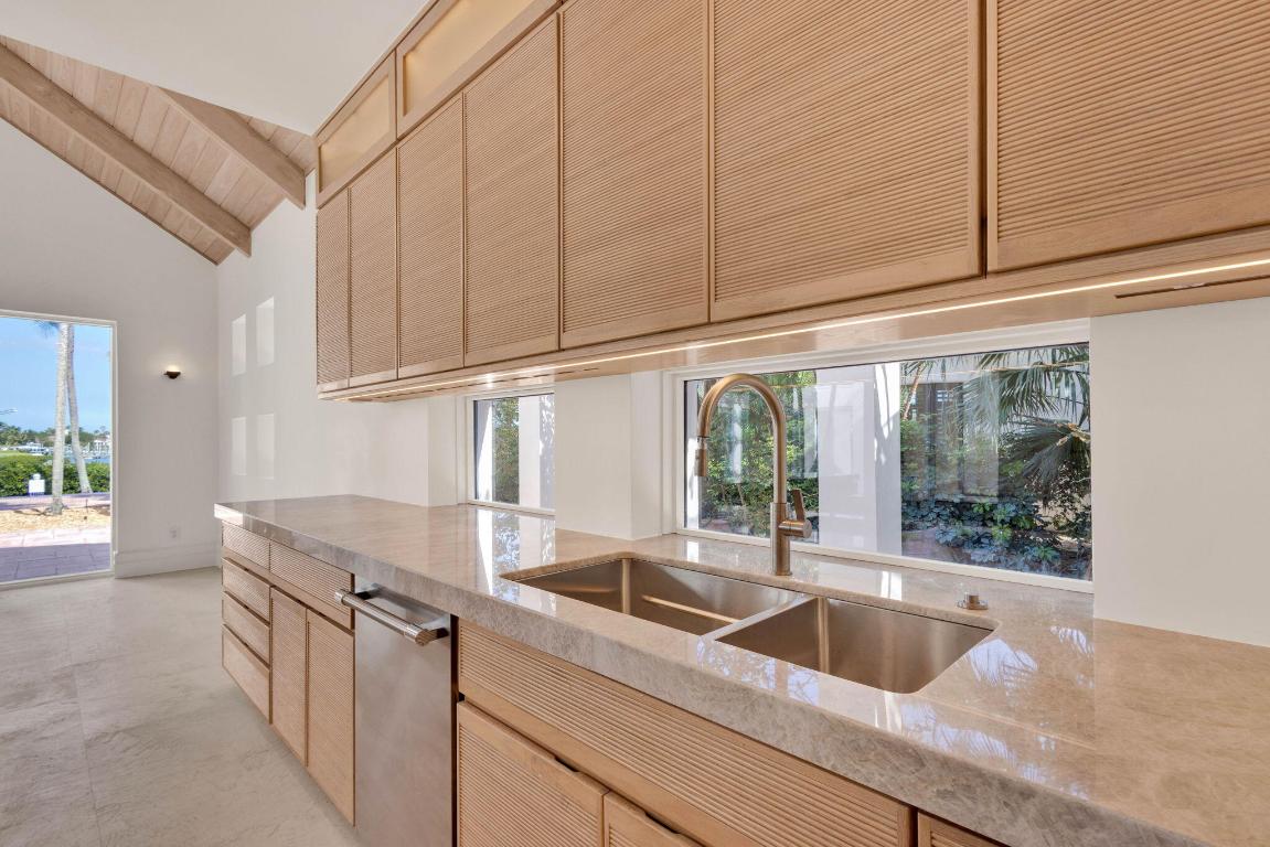 SAILFISH POINT - Residential