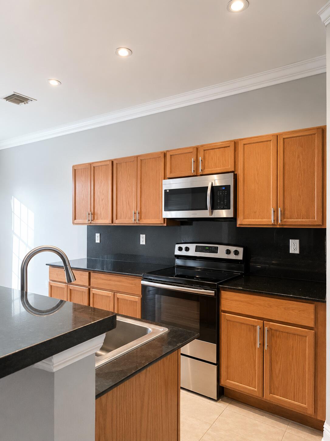 BANYAN BAY CONDO - Residential Lease
